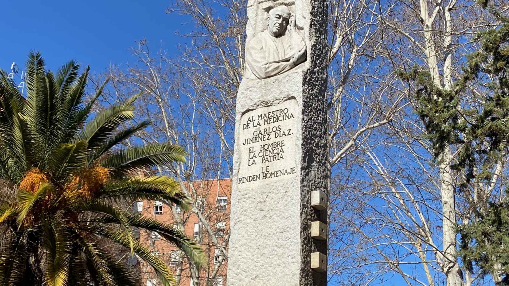 Detalle del monumento a  Jiménez Díaz.