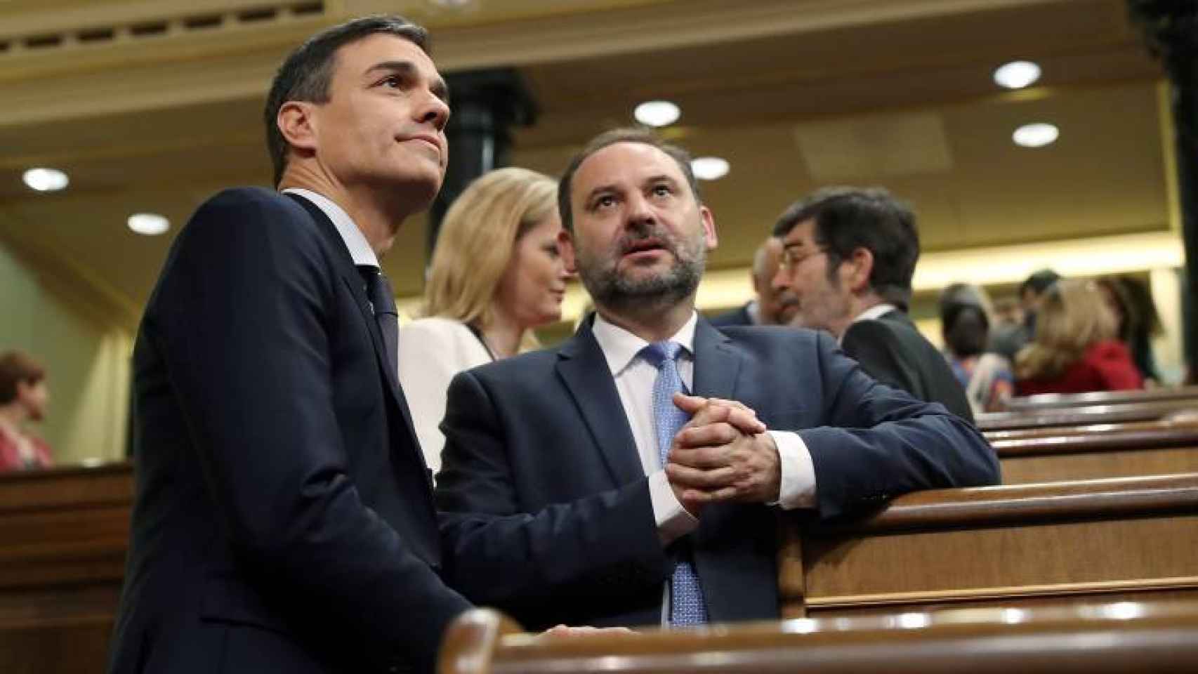 Sánchez y Ábalos en el Congreso de los Diputados.