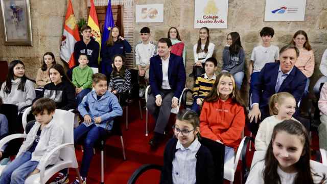Mañueco visita el colegio Maestro Avila de Salamanca