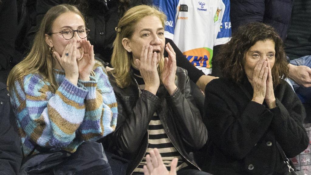 La infanta Cristina y Johanna Zott también han vivido momentos de nervios en el partido.