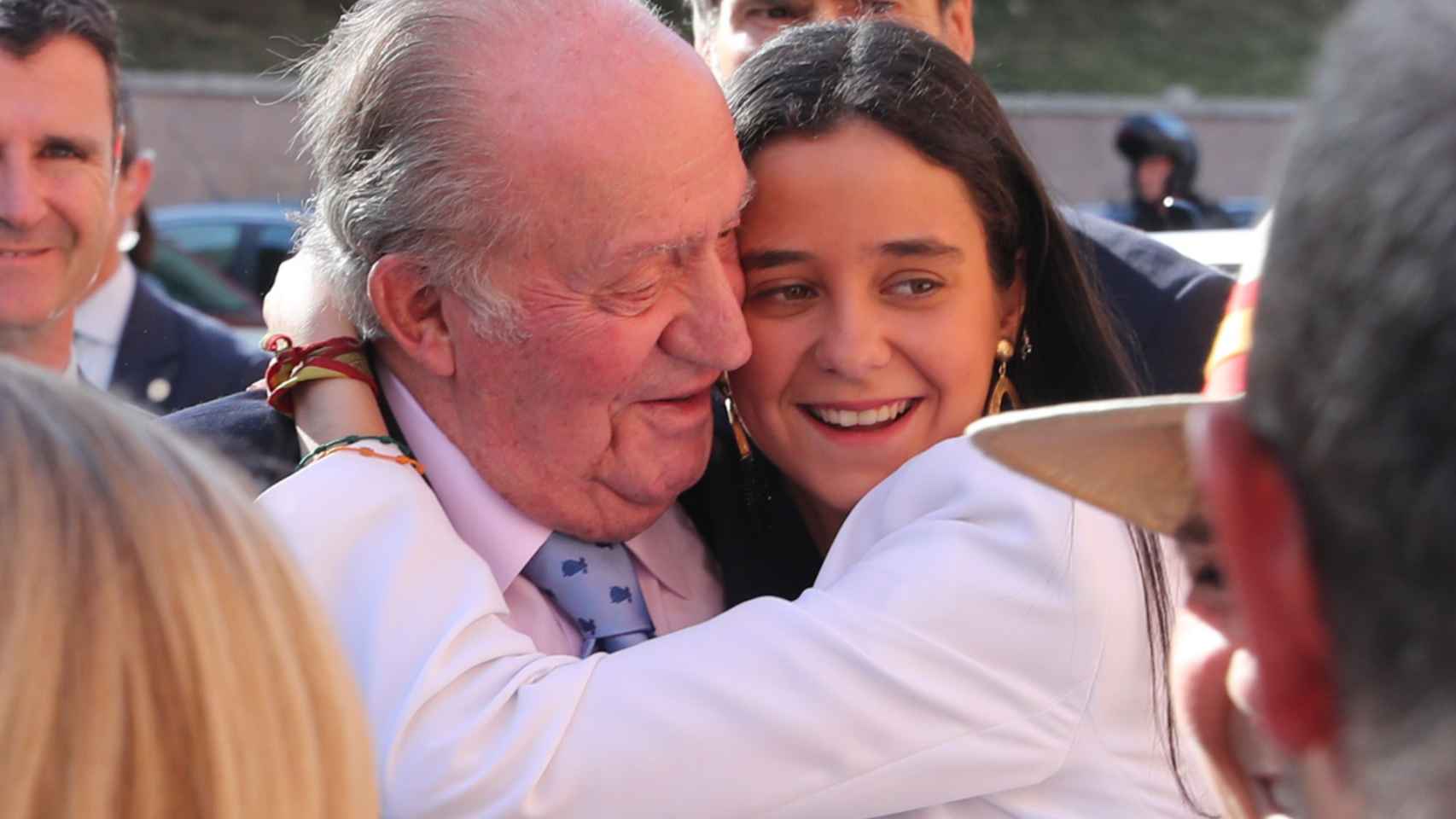 Victoria Federica y su abuelo Juan Carlos en la Feria de San Isidro, 2019.