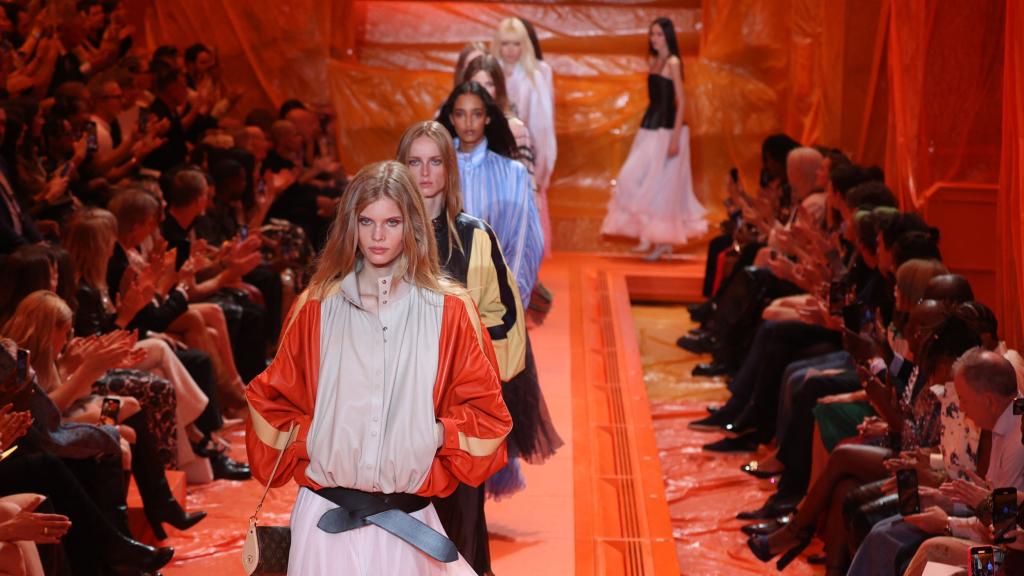 Desfile de Louis Vuitton en París en octubre de 2023.
