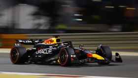 Max Verstappen se lleva la Pole Position del GP de Baréin