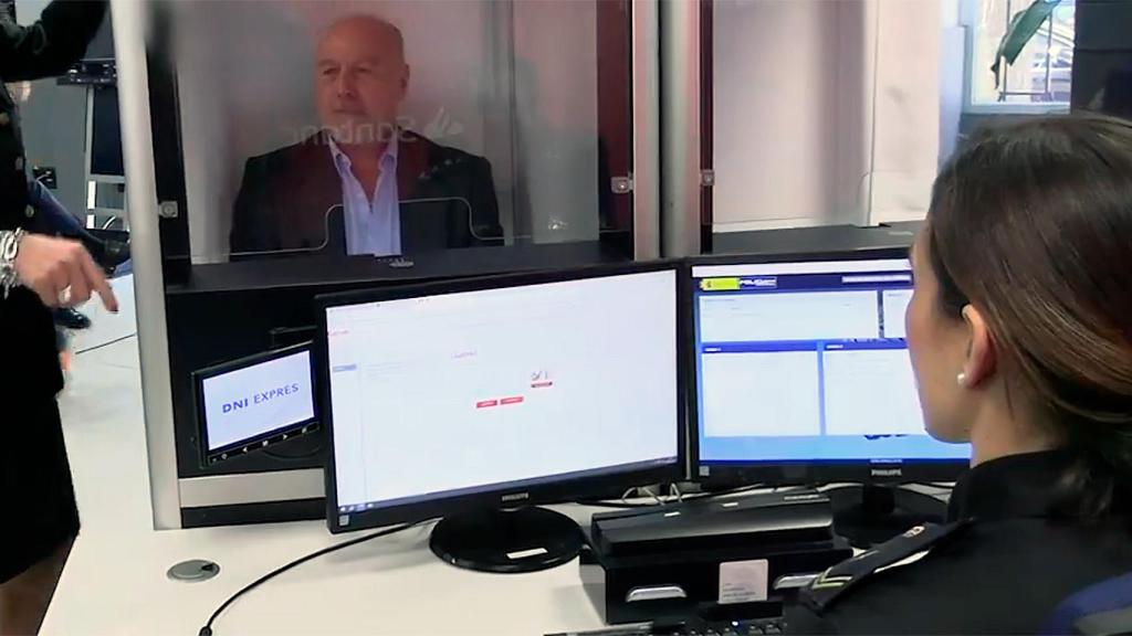 Imagen del terminal para el DNI Exprés