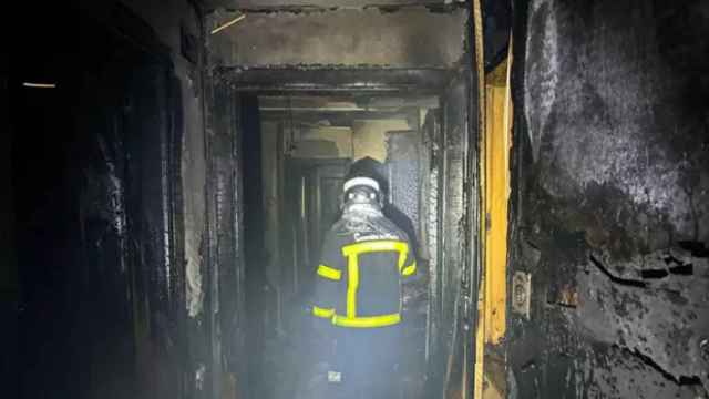 Tres hospitalizados tras un incendio en una vivienda en Alcalá de Henares