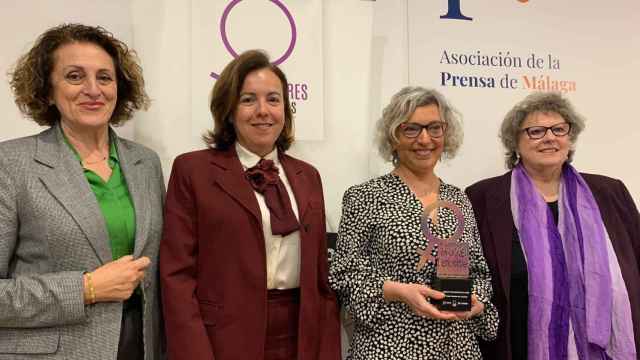 La entrega del Premio Periodistas por la Igualdad 2024 a Carolina Pecharromán
