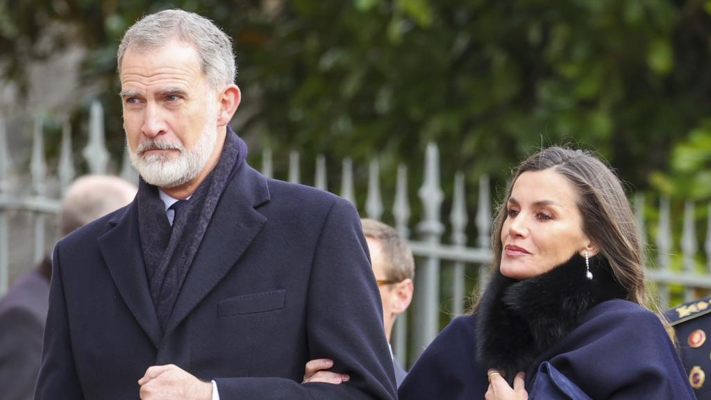 Felipe VI y la reina Letizia en la misa conmemorativa en honor a Constantino de Grecia en Londres.