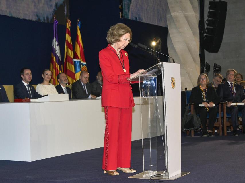 Doña Sofía agradece la distinción con un breve discurso.