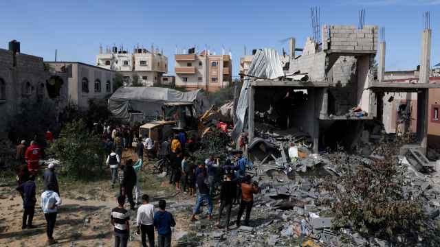 Consecuencias de un bombardeo israelí en Rafah.