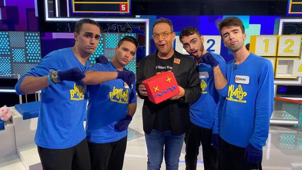 Pablo Pérez Caamaño en Bloqueados por el Muro 2, a la izquierda de Ángel Llàcer.