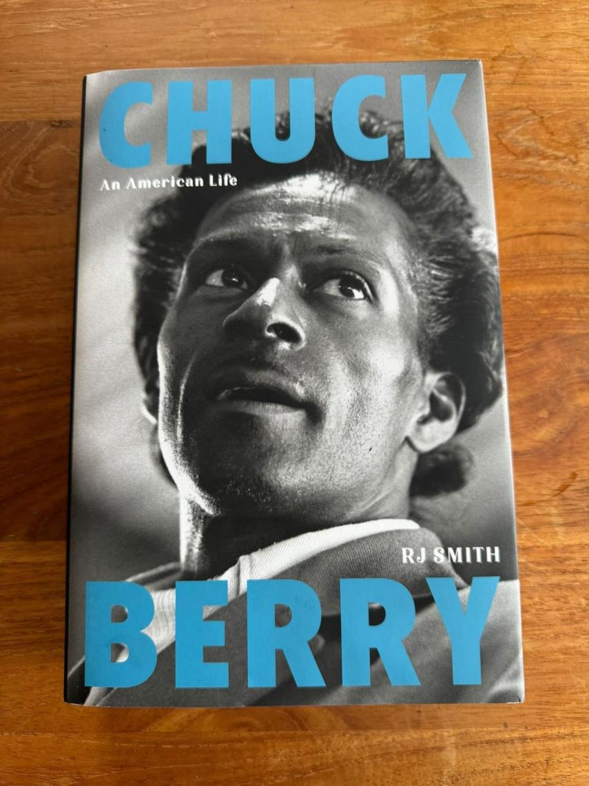 Portada de la biografía de RJ Smith.