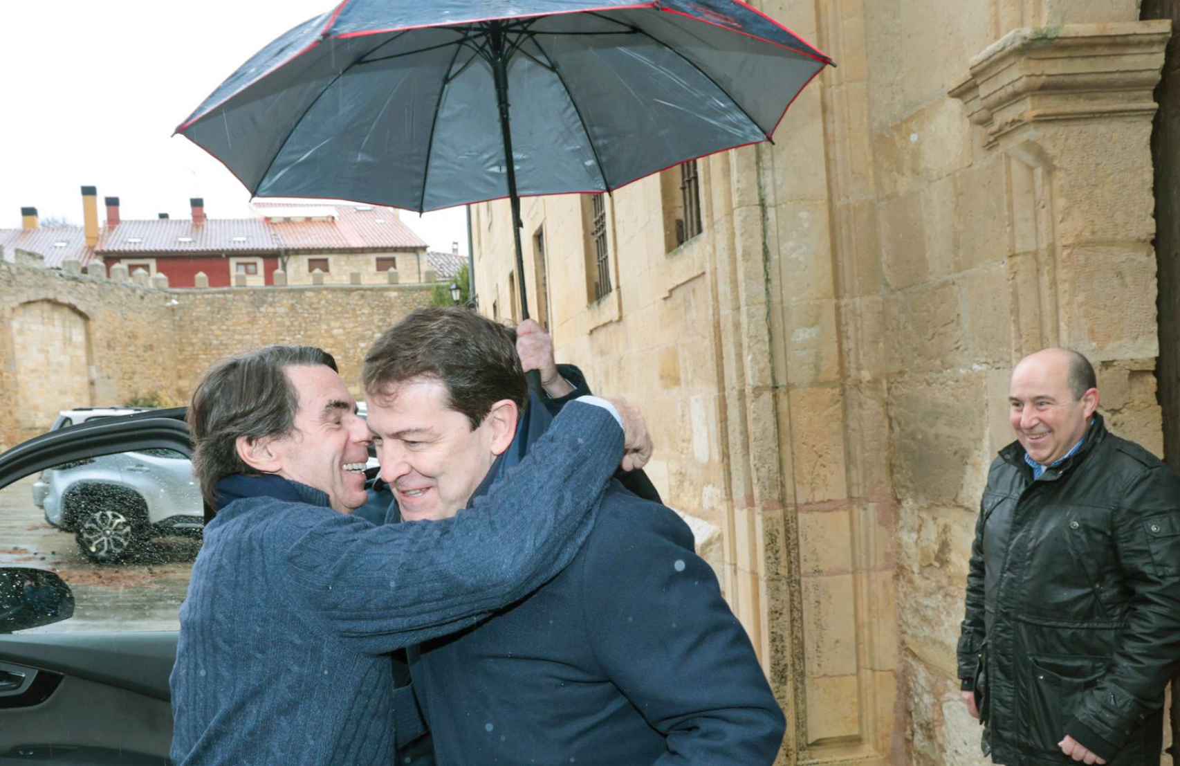 José María Aznar y Alfonso Fernández Mañueco visitando Burgos