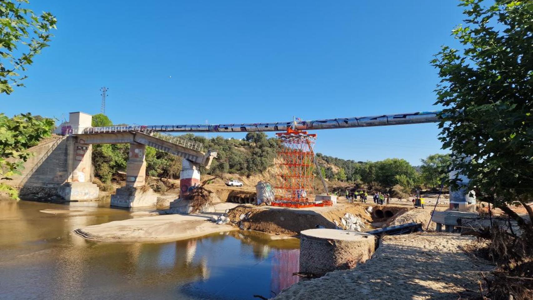 Arreglo de la tubería de Picadas-Almoguera en septiembre de 2023. Foto: JCCM.