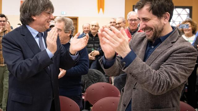 Carles Puigdemont y Toni Comín, este sábado en en Latour-Bas-Elne (Francia) al presentar el nuevo Consell de la Repùblica.