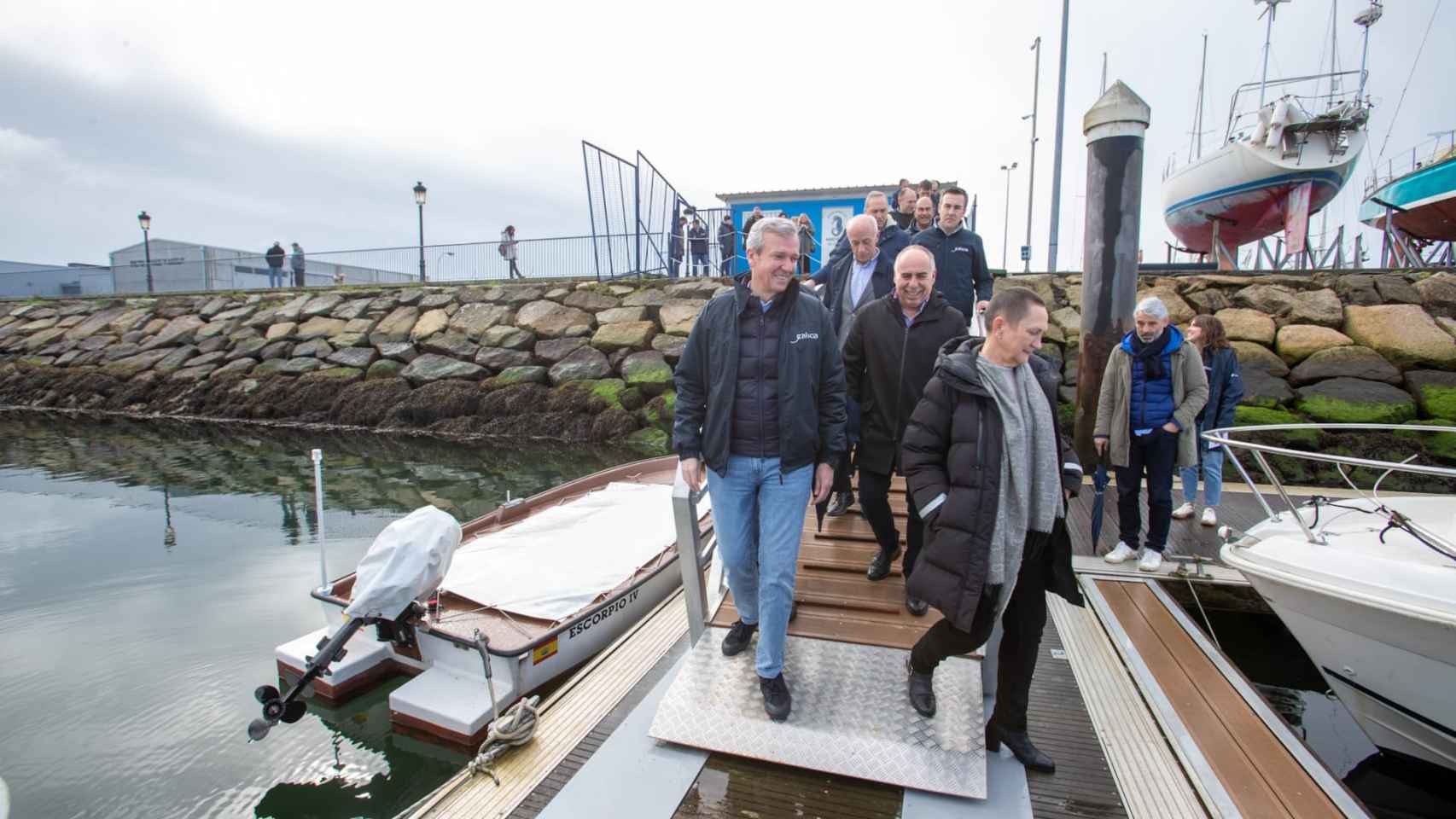 Alfonso Rueda durante su visita a Vilanova de Arousa.