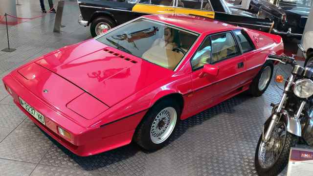 El Museo de la Automoción de Salamanca incorpora un Lotus Sprit Turbo 16V del año 1987