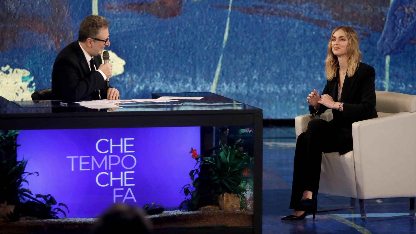 Chiara Ferragni charlando con el presentador Fabio Fazio, este pasado domingo, día 3.