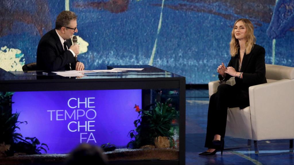 Chiara Ferragni charlando con el presentador Fabio Fazio, este pasado domingo, día 3.