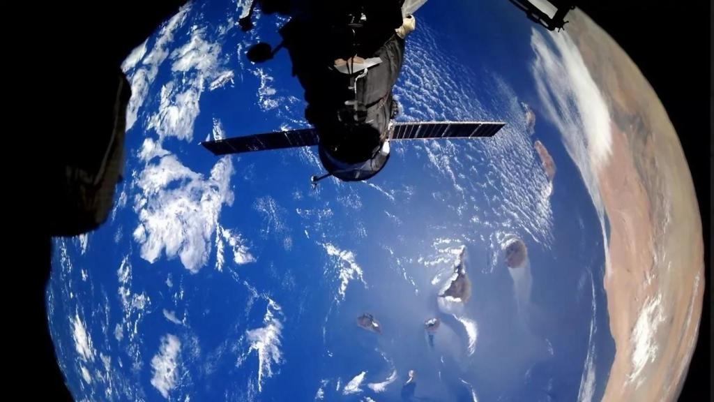 Imagen de un satélite sobrevolando las islas Canarias
