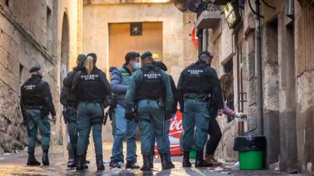 La Guardia Civil en en lugar del suceso, donde un hombre por herida de arma blanca