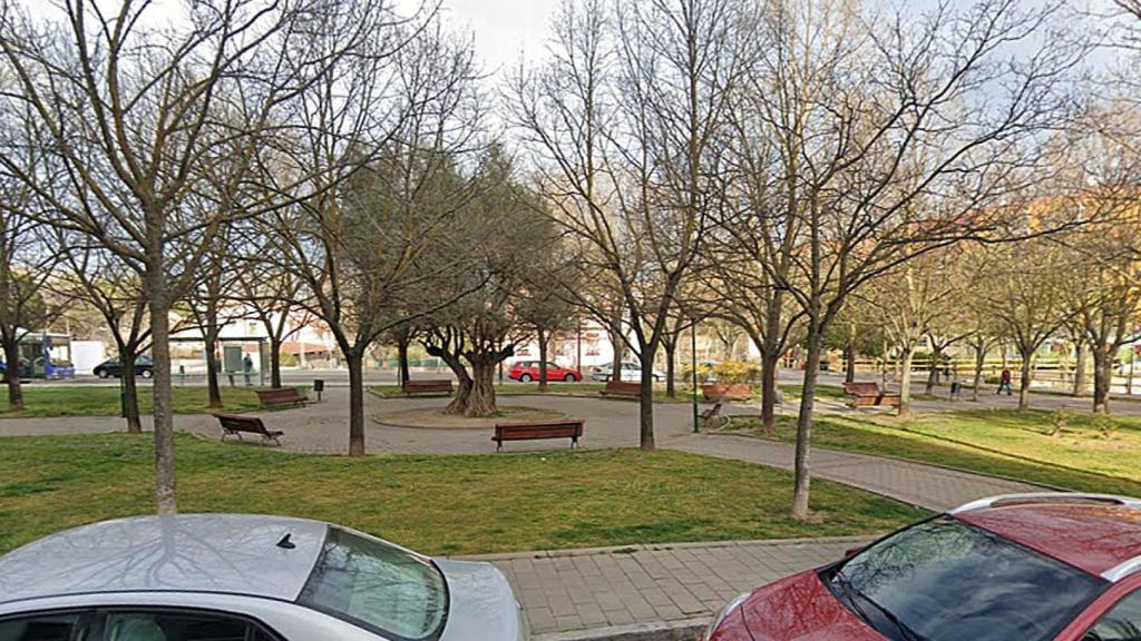 La calle Carbonero junto al Parque del Olivo en Valladolid