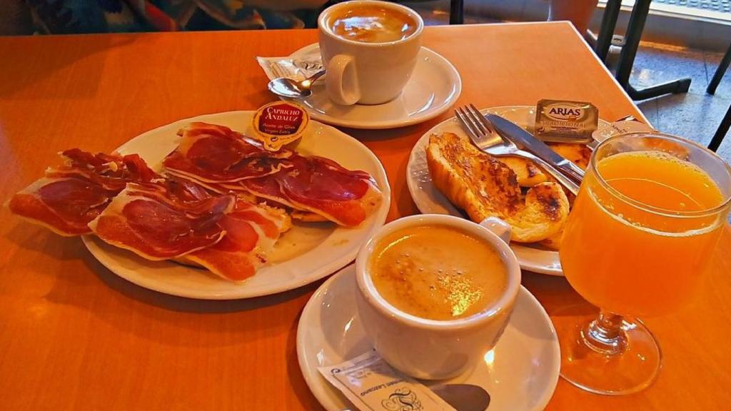 También hay que vigilar las grasas que ingerimos en el desayuno.