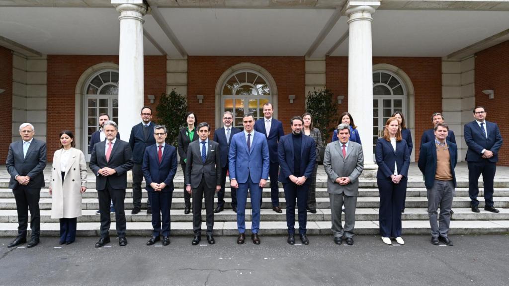 Foto de familia del encuentro mantenido por las empresas y asociaciones del sector digital con el presidente del Gobierno, Pedro Sánchez.