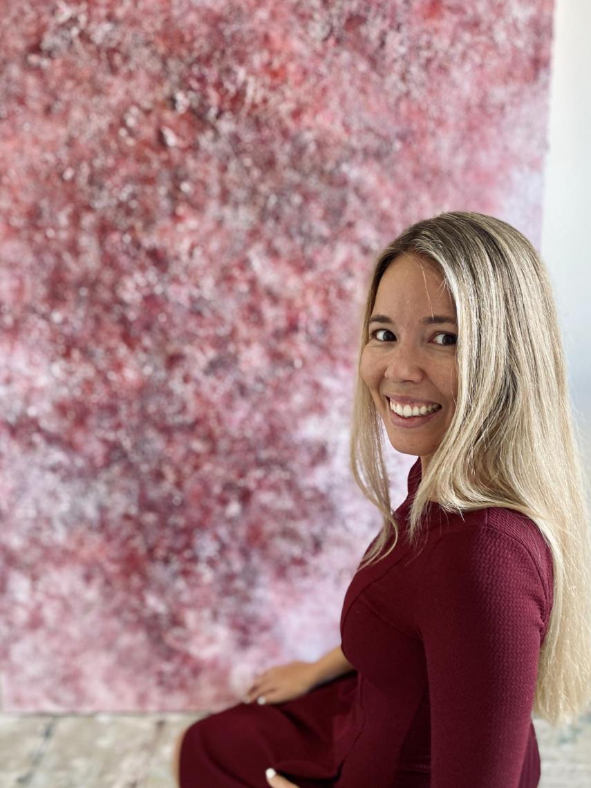 Ciffer delante de su obra.