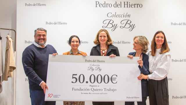 Nacho Aguayo, Cruz Sánchez de Lara, Patricia Estany, Pilar Mateo y Maria Sañudo en la entrega del cheque de Tendam.