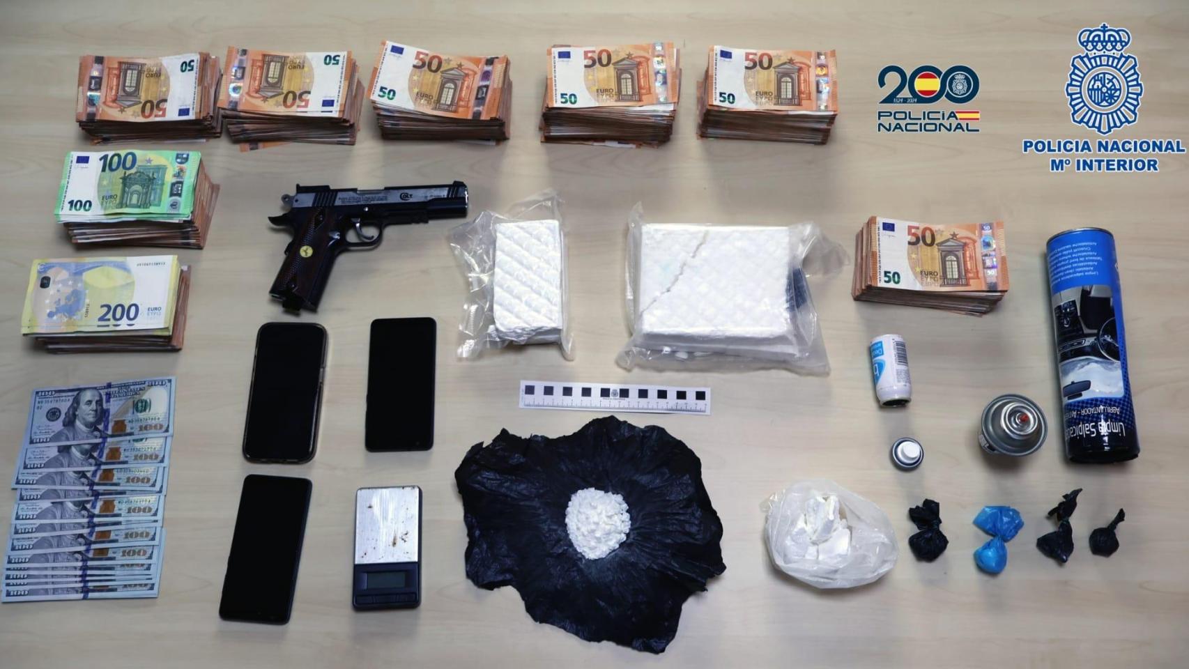 Detenido un hombre en Santiago de Compostela con más de 22.000 dosis de cocaína y 134.000 euros