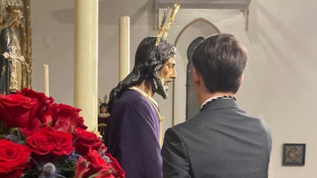 Imagen del menor herido durante el Besamanos de Nuestro Padre Jesús Cautivo.