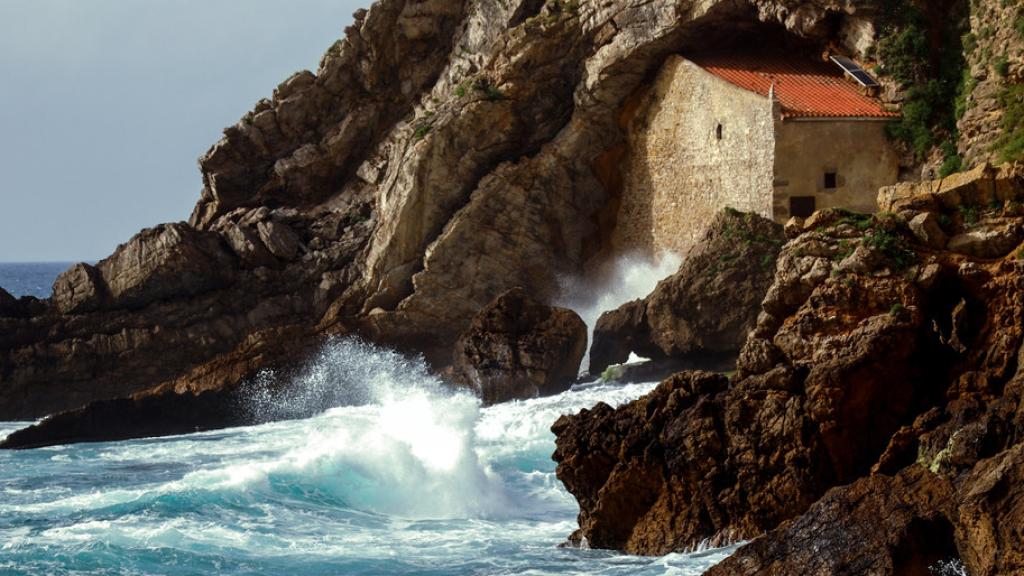 La maravilla natural en Cantabria que tienes que visitar: esconde la ermita más bella