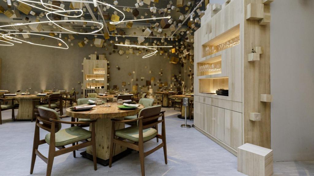 La imponente sala de 400 metros de Omeraki.