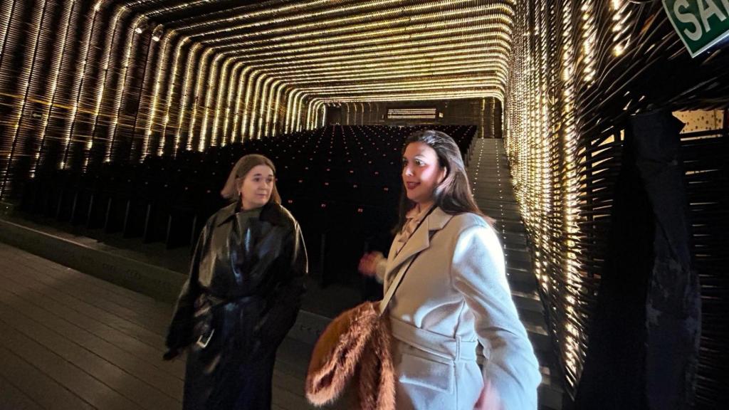 Las concejalas de Cultura Marta Rivera de la Cruz y Nayma Beldjilali en Madrid el pasado viernes.