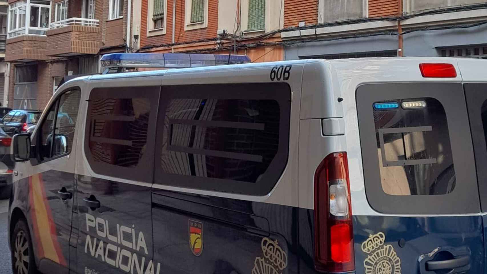 Furgón de la Policía Nacional en León