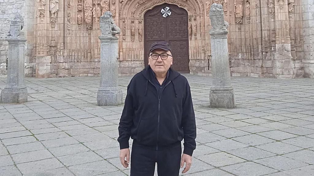 Juan Luis Camina en la Plaza de San Pablo de Valladolid