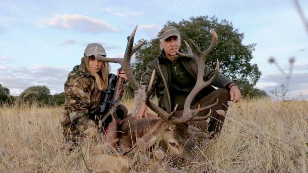 Laura González García abatió a un ciervo de 15 puntas y unos 200 kilos de peso en La Culebra en 2021