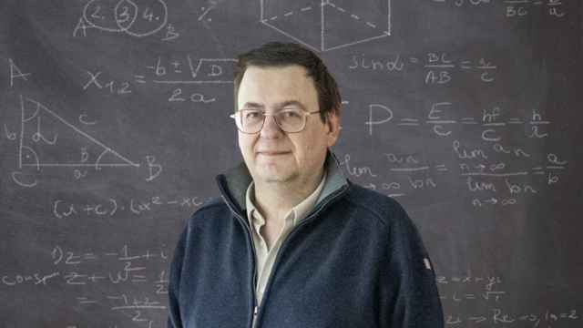 Juan Luis Varona es catedrático de Matemáticas y Computación en la Universidad de La Rioja.