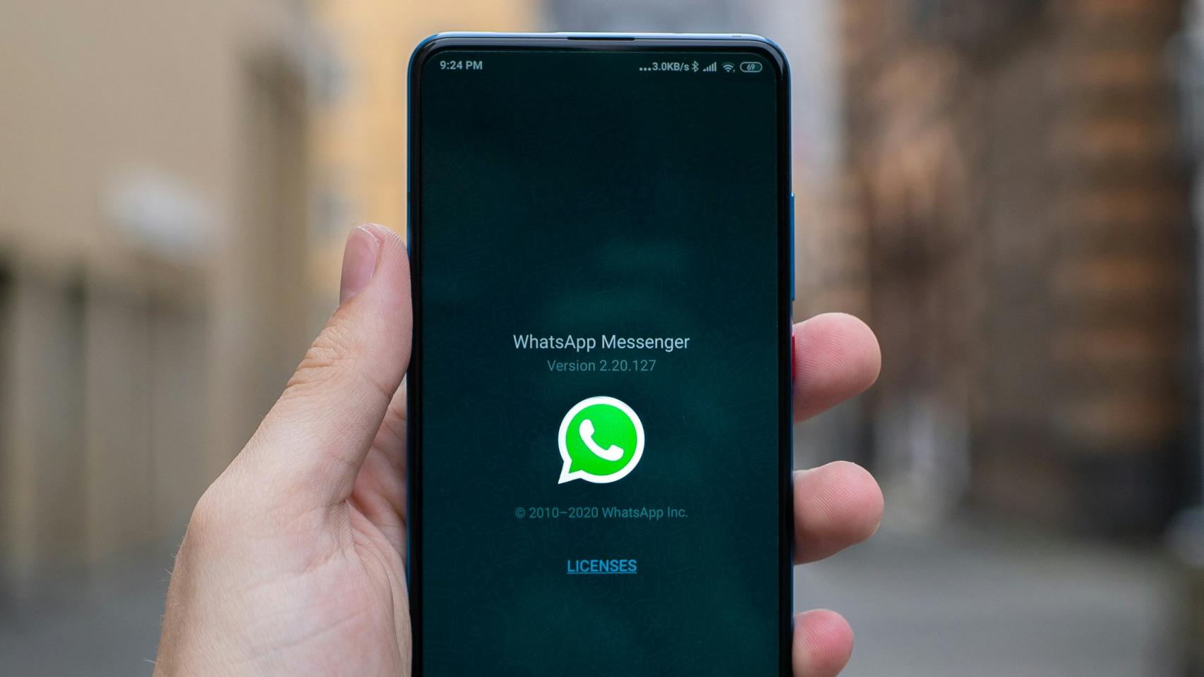 WhatsApp en un móvil