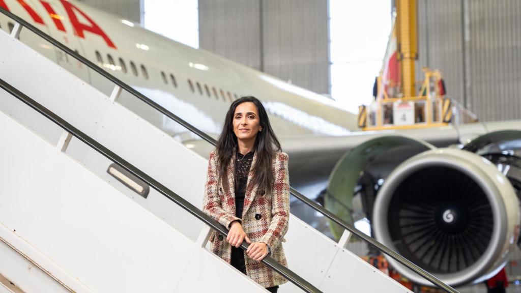 Carolina Aragón nos muestra uno de los aviones que están pasando la inspección.