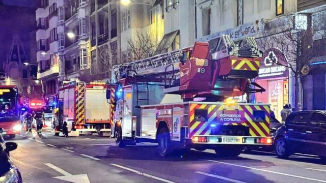 Los bomberos tuvieron que desplazarse a Juan Flórez.