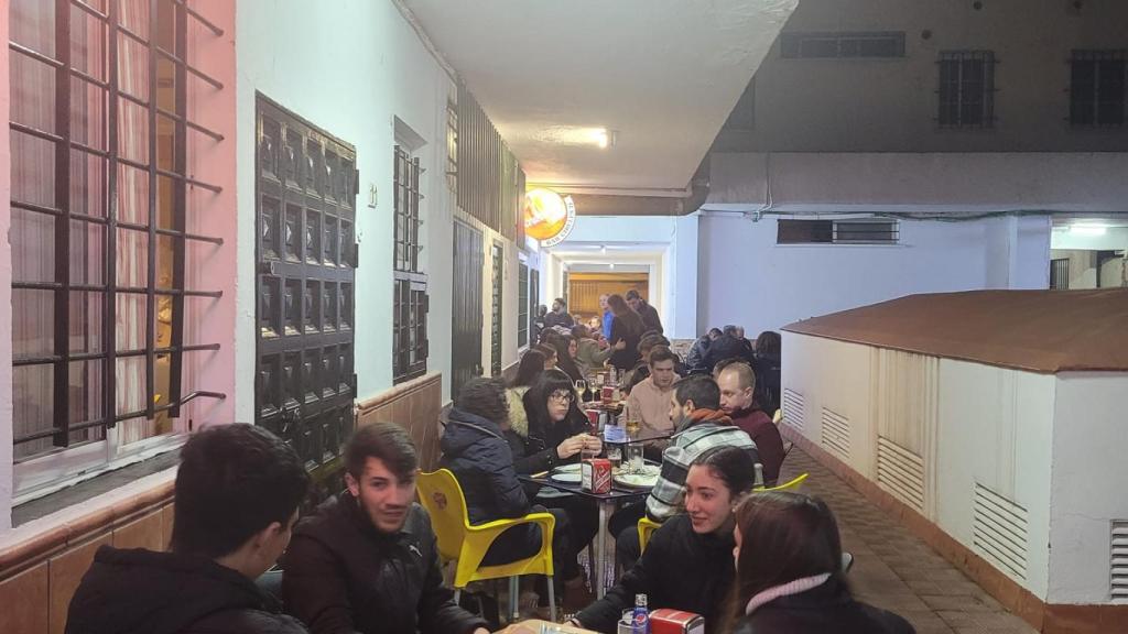 Imagen del pasaje donde se ubica la terraza del bar.