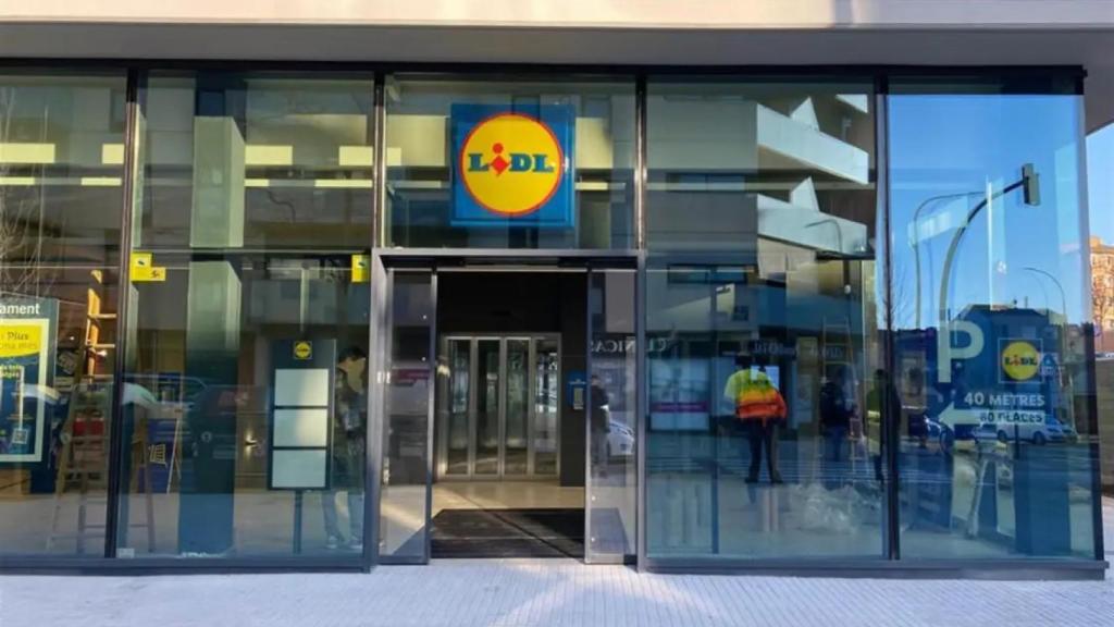 Puerta de entrada Lidl.