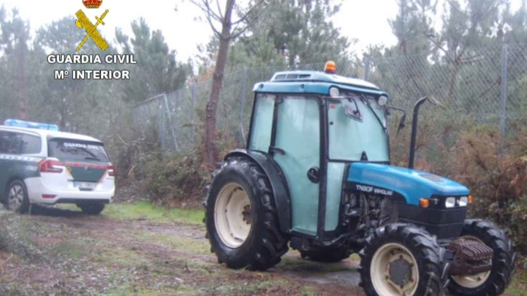 Investigan a un hombre de 33 años acusados de robar un tractor y maquinaria a unos vecinos en Caldas (Pontevedra).