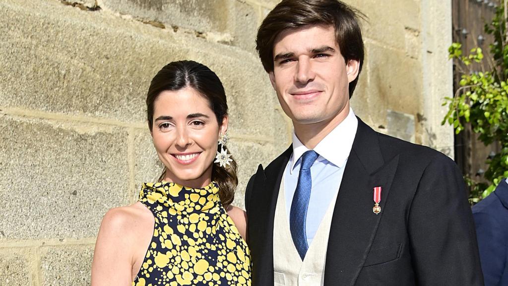 Carlos Fitz-James Stuart y Belén Corsini en una boda en Cebreros, en 2023.