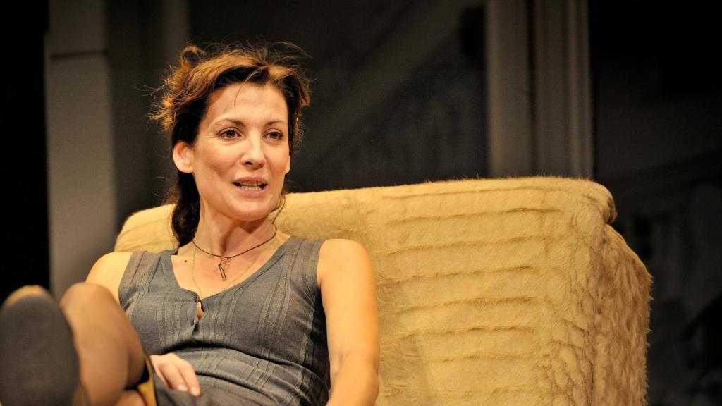 Remedios Cervantes actuando en una obra de teatro.