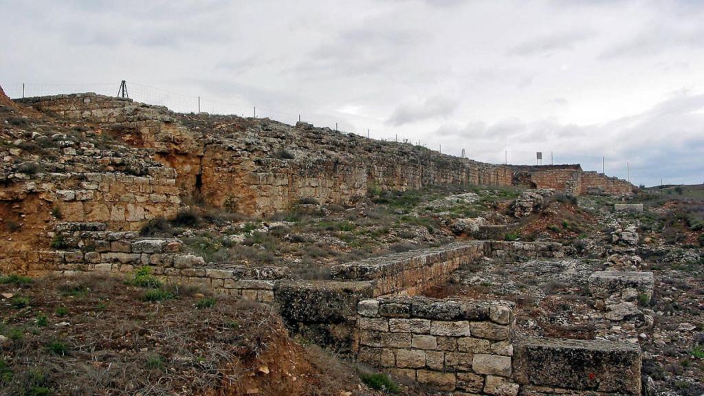 Terrazas artificiales de Uxama