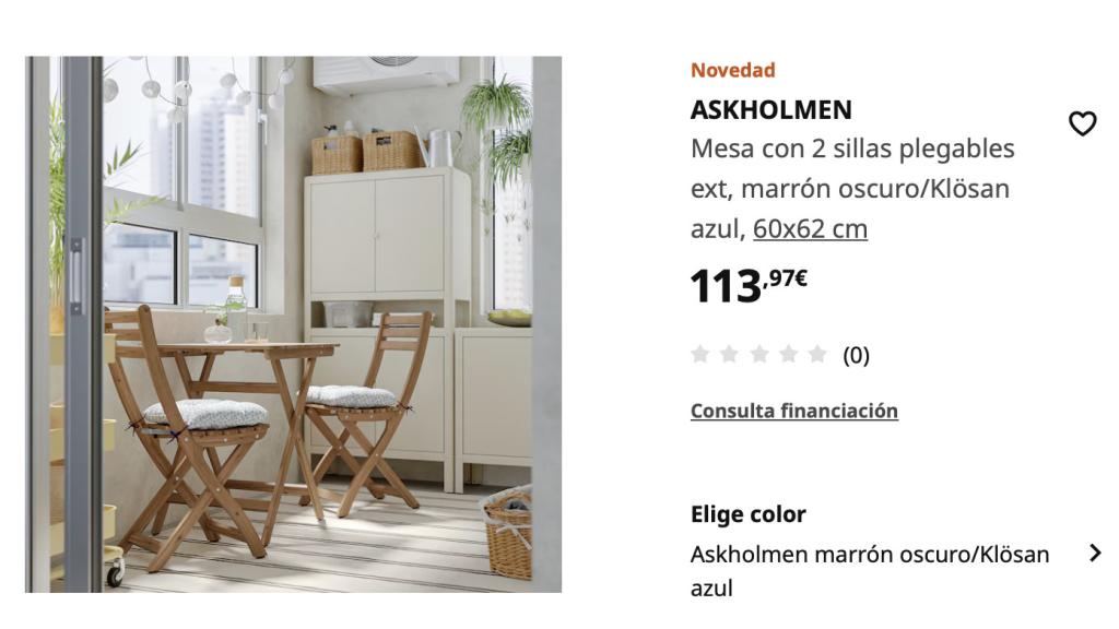 Mesa con 2 sillas plegables.