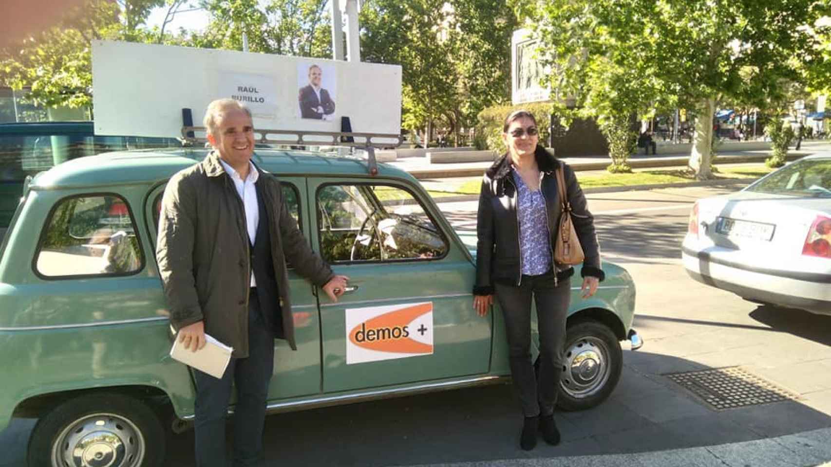 Raúl Burillo y la profesora de Geografía Lourdes Serrano,  candidatos de Demos+ por Zaragoza en 2019