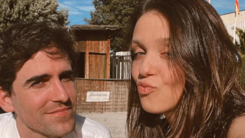 La concursante Zayra Gutiérrez y su novio Miki.